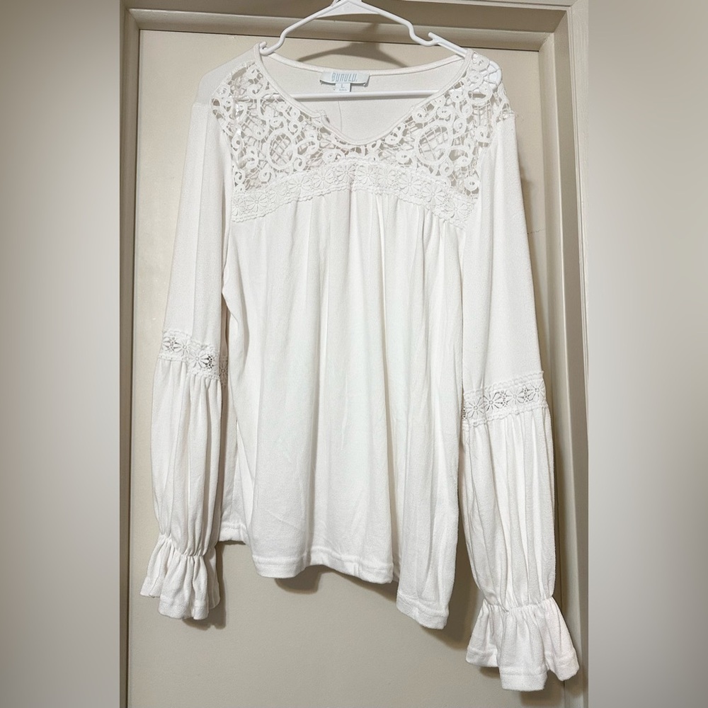 NWT White Long Sleeve Bunulu Blouse with Lace Detail